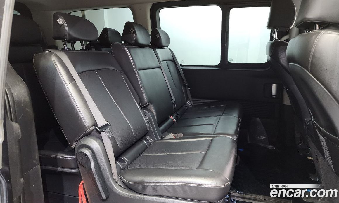 Hyundai Staria 4WD Tourer 11-Seater