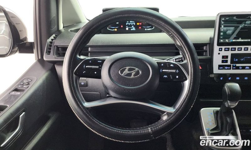 Hyundai Staria 4WD Tourer 11-Seater