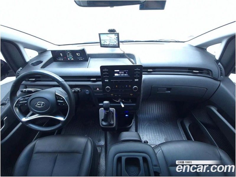 Hyundai Staria Cargo 3-Seater