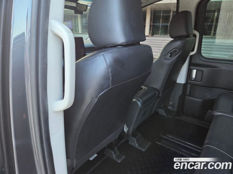 Hyundai Staria Tourer 11-Seater