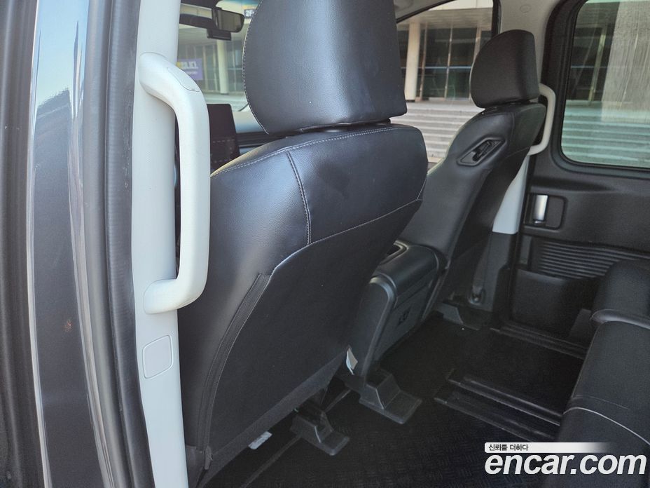 Hyundai Staria Tourer 11-Seater