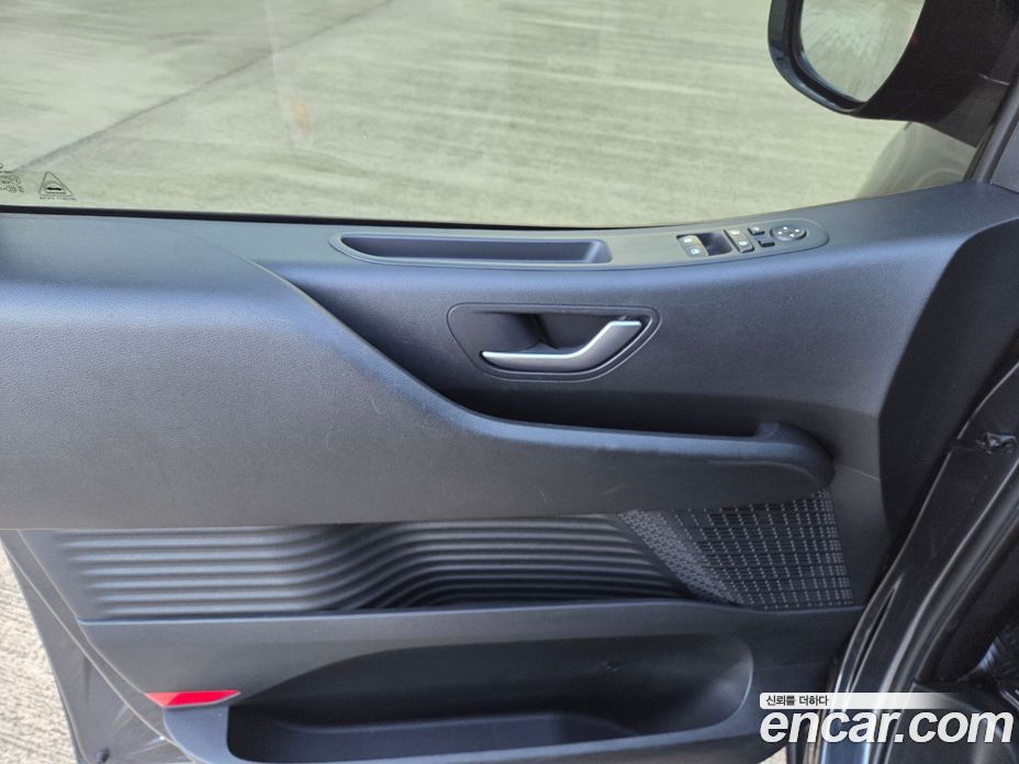 Hyundai Staria Tourer 11-Seater