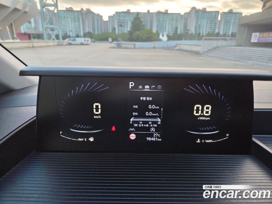 Hyundai Staria Tourer 11-Seater