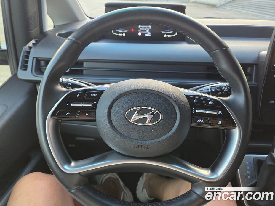 Hyundai Staria Tourer 11-Seater