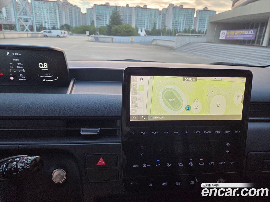 Hyundai Staria Tourer 11-Seater