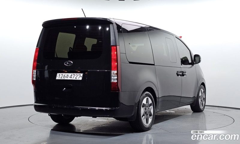 Hyundai Staria Tourer 9-Seater