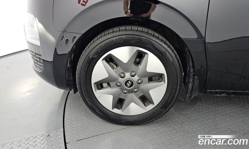 Hyundai Staria Tourer 9-Seater