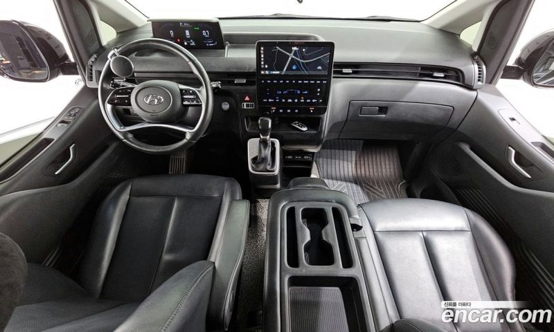 Hyundai Staria Tourer 9-Seater