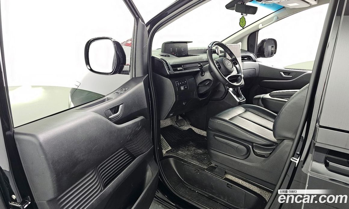 Hyundai Staria Tourer 9-Seater