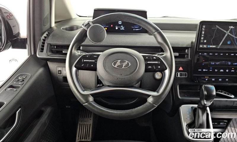 Hyundai Staria Tourer 9-Seater