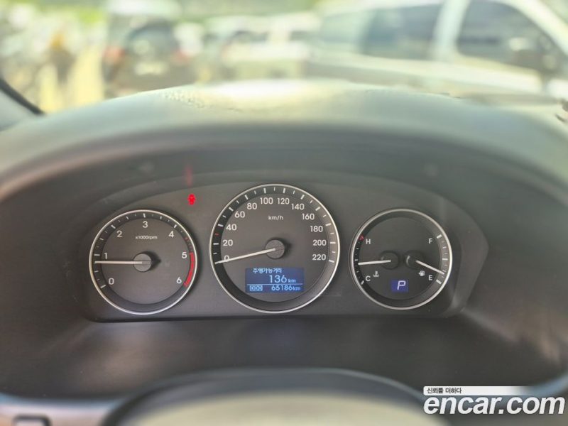 Hyundai Starex Van 3-Seater