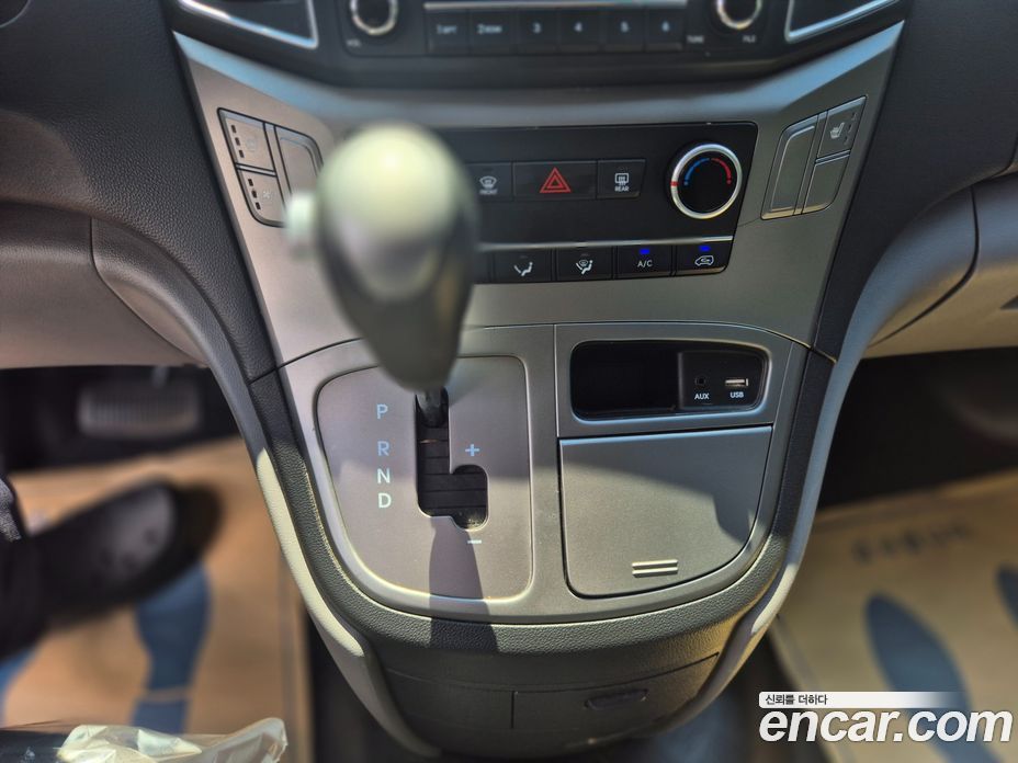 Hyundai Starex Van 3-Seater