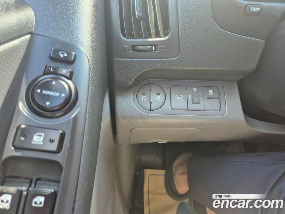 Hyundai Starex Van 3-Seater