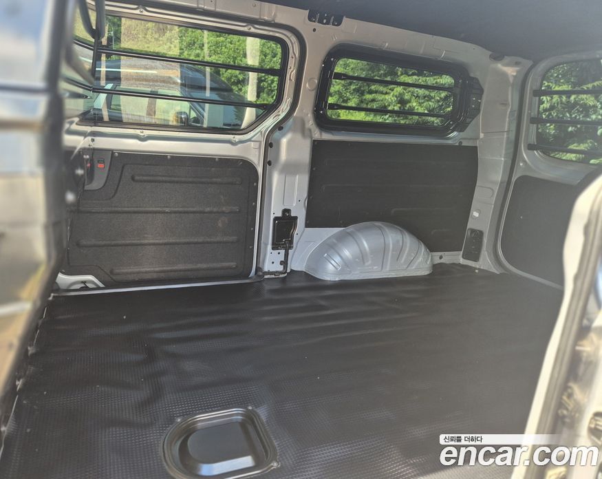 Hyundai Starex Van 3-Seater