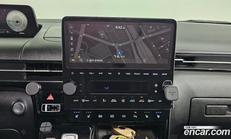 Hyundai Staria Lounge 9-Seater