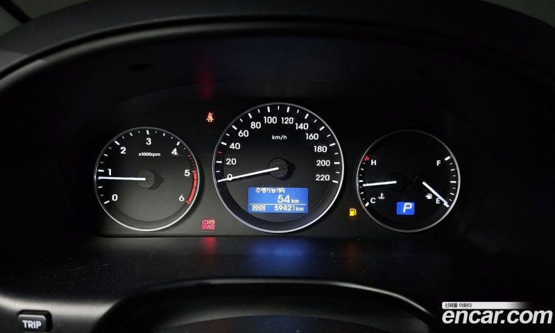 Hyundai Starex Van 3-Seater