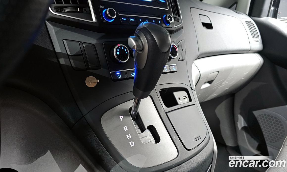 Hyundai Starex Van 3-Seater