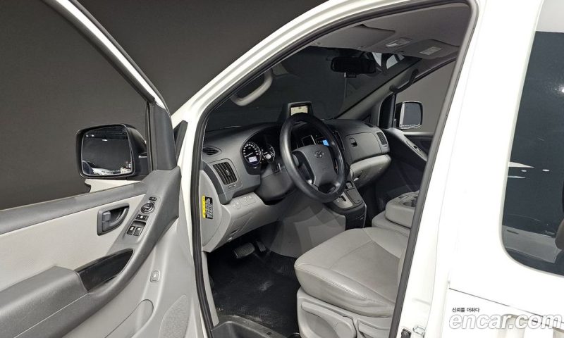 Hyundai Starex Van 3-Seater