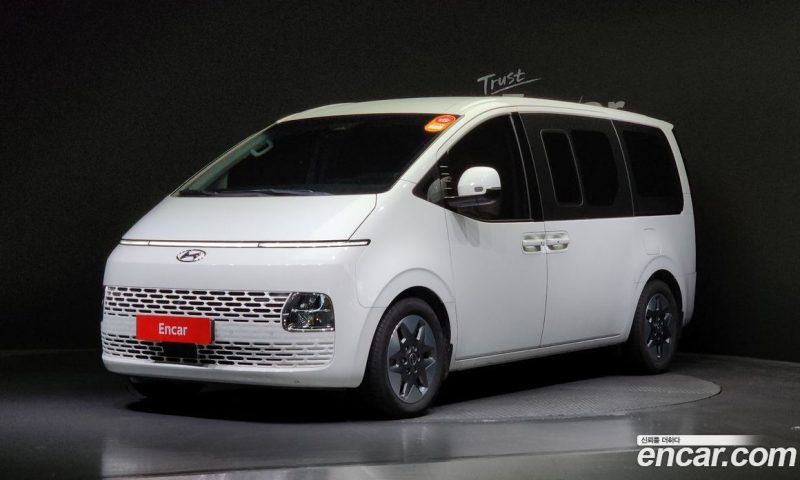 Hyundai Staria 4WD Tourer 9-Seater