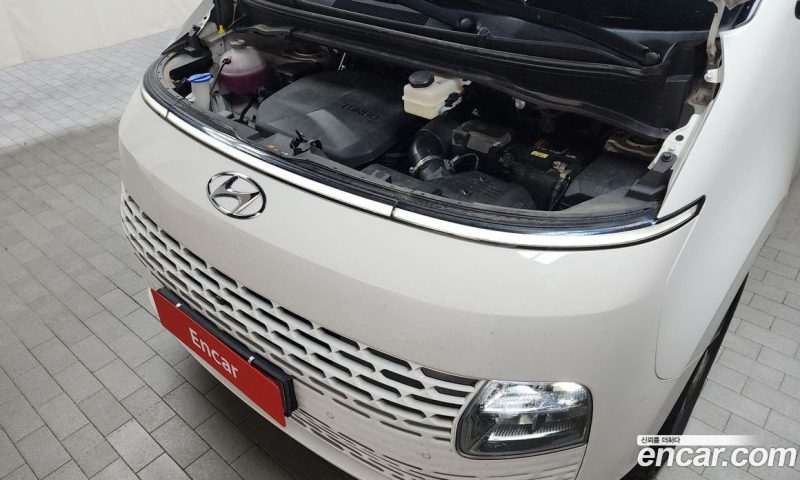 Hyundai Staria 4WD Tourer 9-Seater