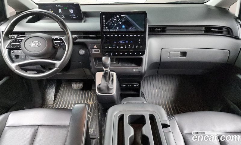 Hyundai Staria 4WD Tourer 9-Seater