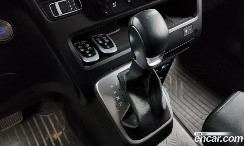 Hyundai Staria 4WD Tourer 9-Seater