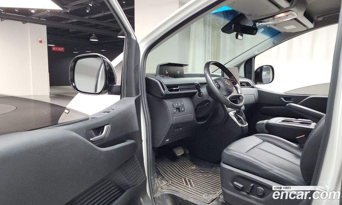 Hyundai Staria 4WD Tourer 9-Seater