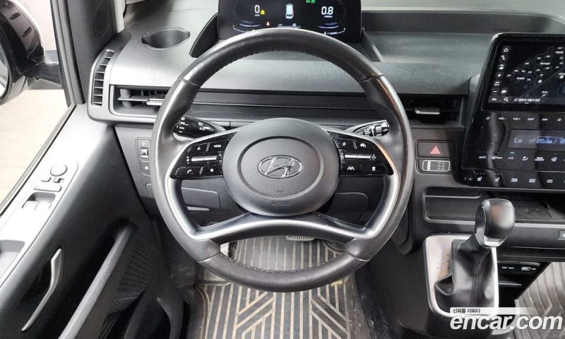 Hyundai Staria 4WD Tourer 9-Seater