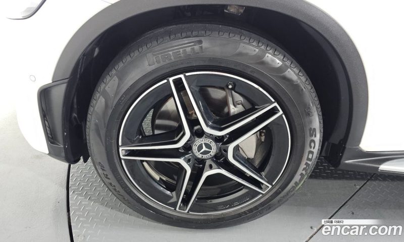 Mercedes Benz GLC-Class GCL300 4MATIC Coupe