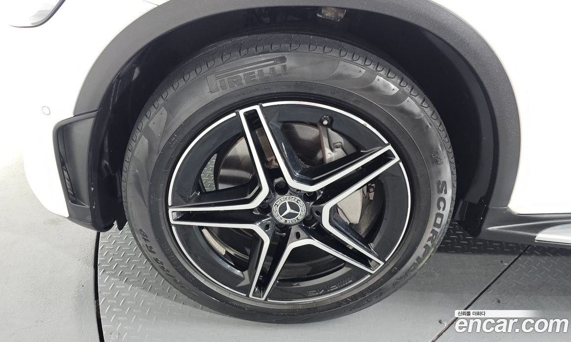 Mercedes Benz GLC-Class GCL300 4MATIC Coupe