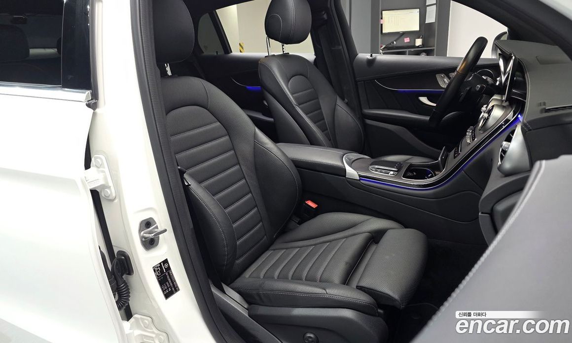 Mercedes Benz GLC-Class GCL300 4MATIC Coupe