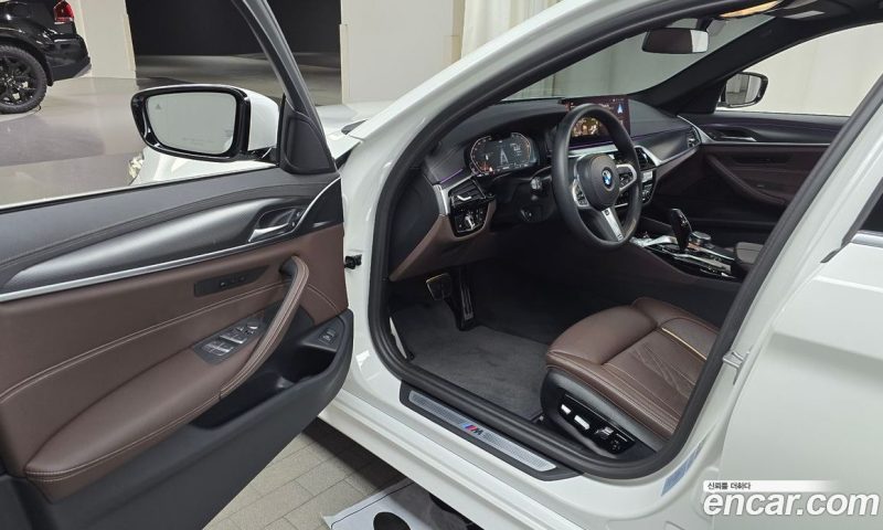 BMW 5-Series 523D xDrive M Sport