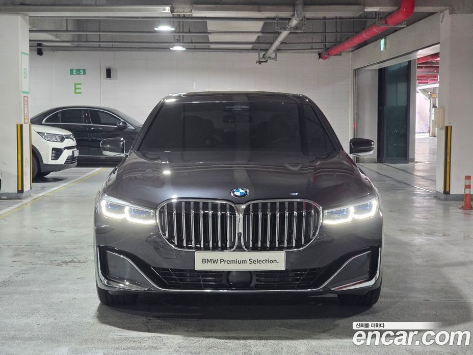BMW 7-Series 740Li xDrive Design Pure Excellence
