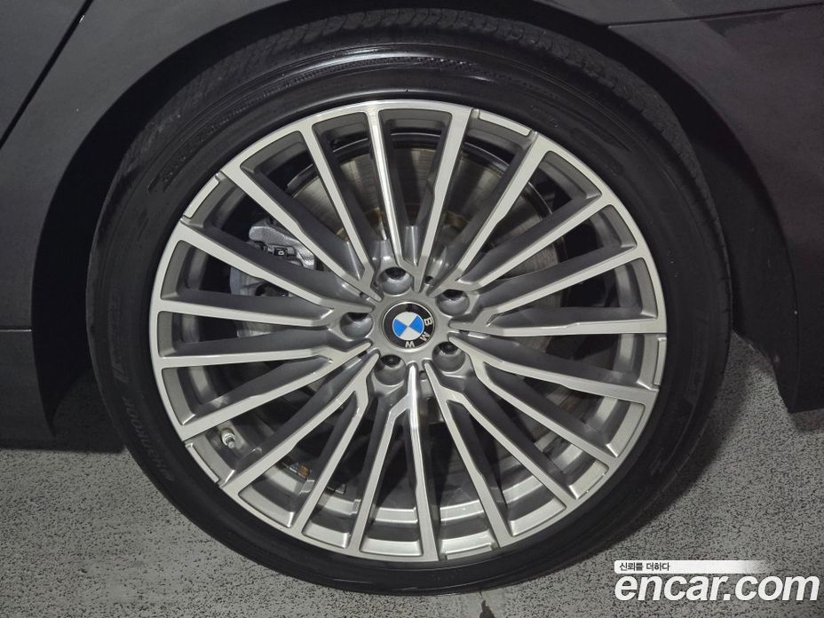 BMW 7-Series 740Li xDrive Design Pure Excellence