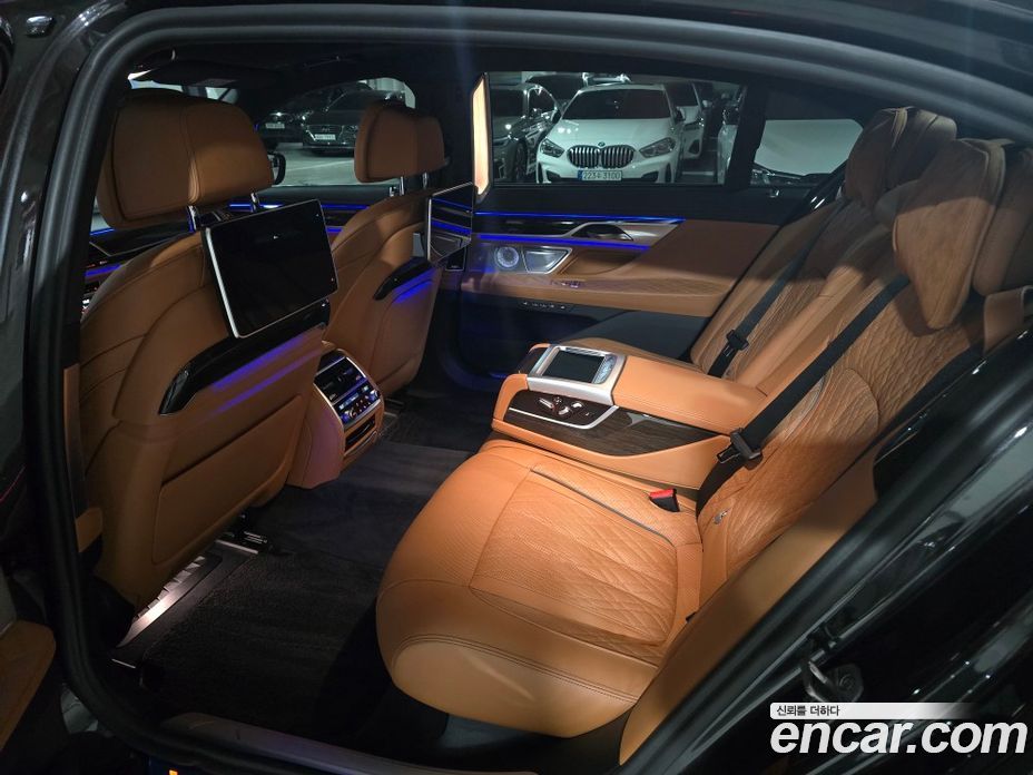 BMW 7-Series 740Li xDrive Design Pure Excellence