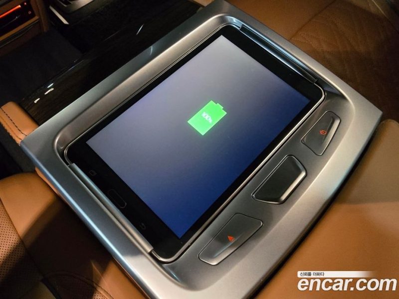 BMW 7-Series 740Li xDrive Design Pure Excellence