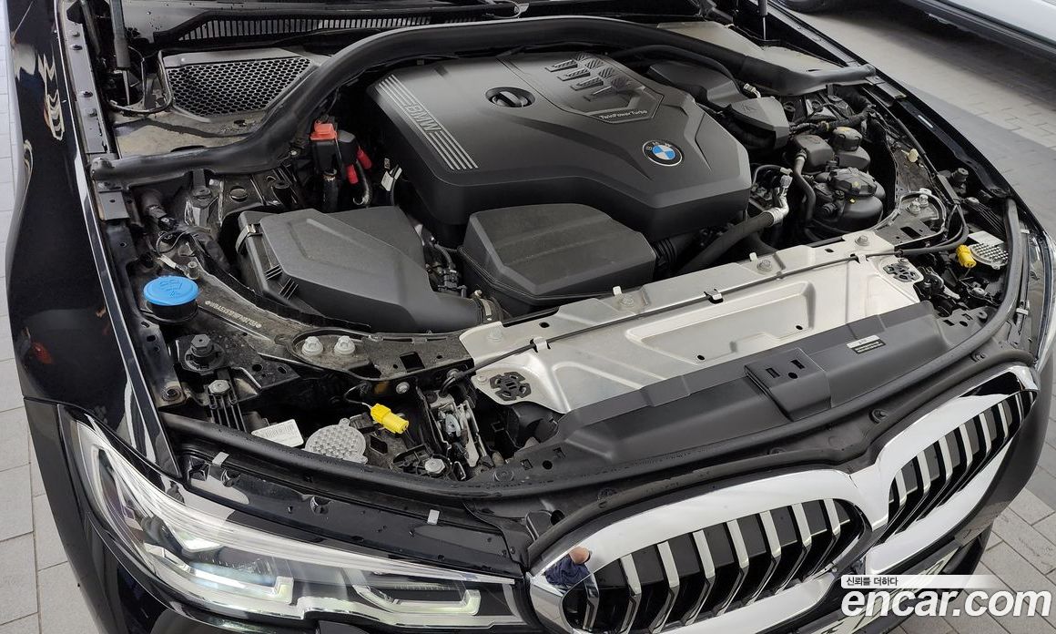 BMW 3-Series i320 Luxury