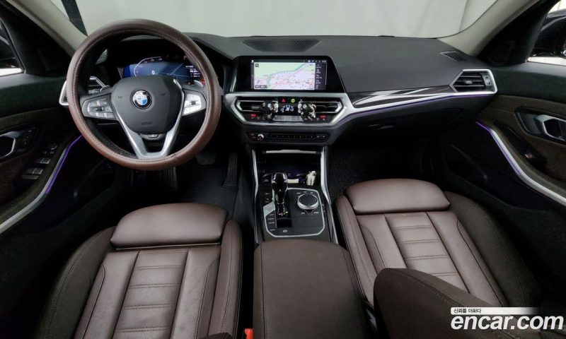 BMW 3-Series i320 Luxury