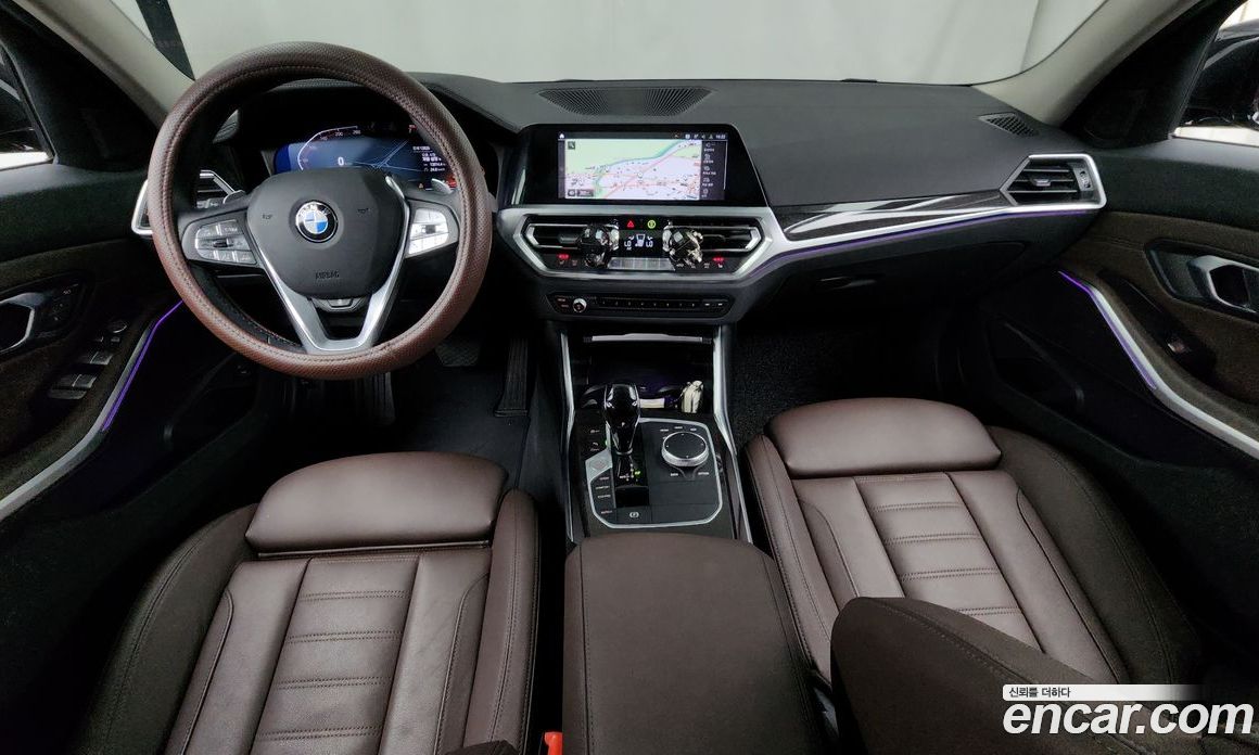 BMW 3-Series i320 Luxury