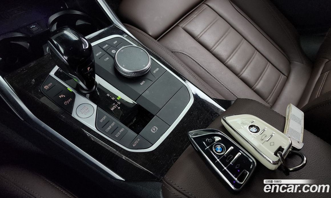 BMW 3-Series i320 Luxury