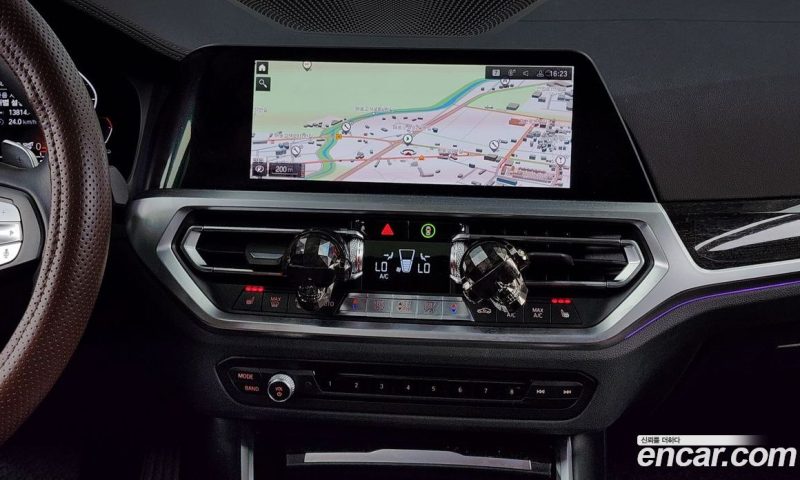 BMW 3-Series i320 Luxury