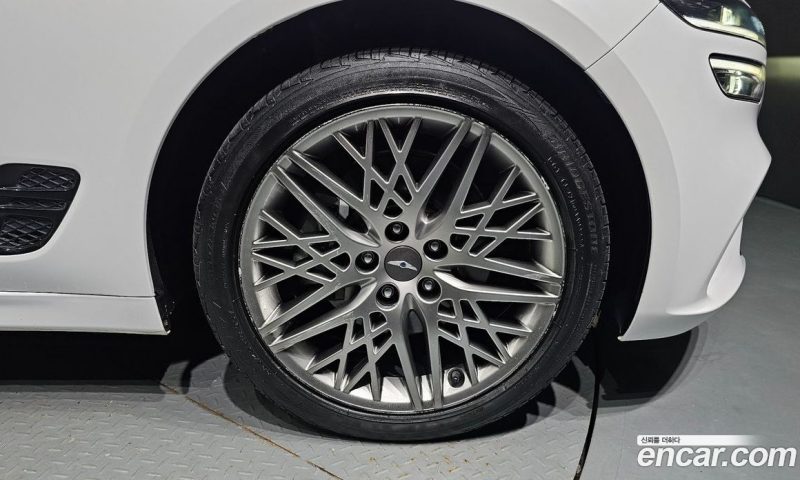 Genesis G70 Gasoline 2.0T 4WD