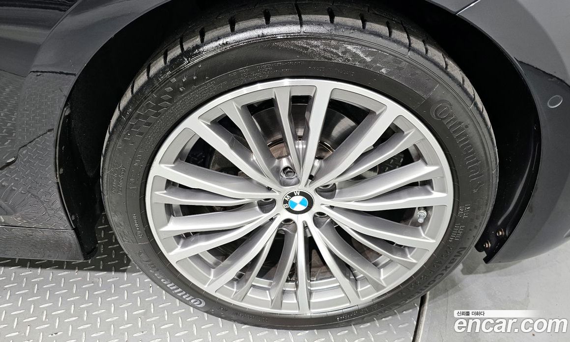 BMW 3-Series i320 Luxury