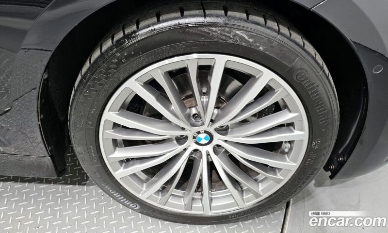 BMW 3-Series i320 Luxury