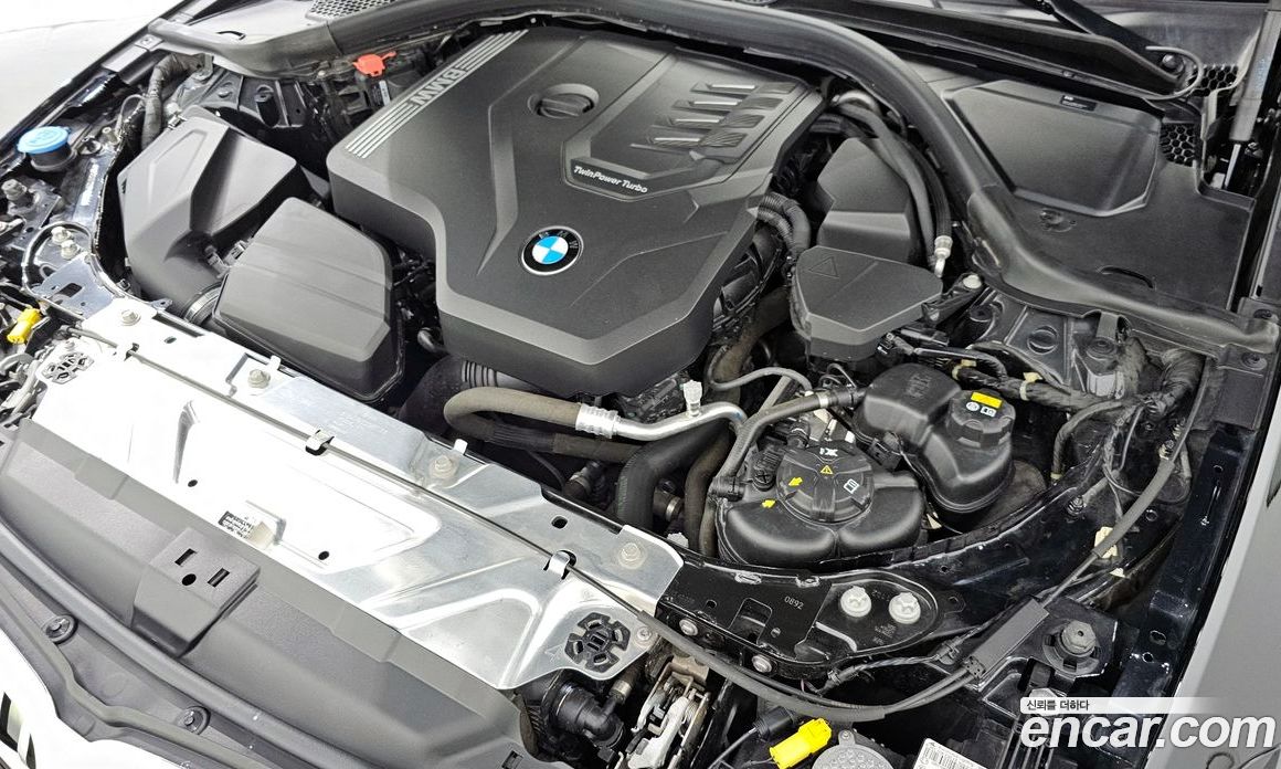 BMW 3-Series i320 Luxury