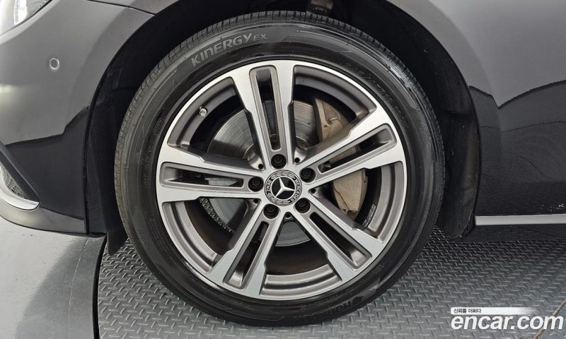 Mercedes Benz E-Class E350 4MATIC Avantgarde