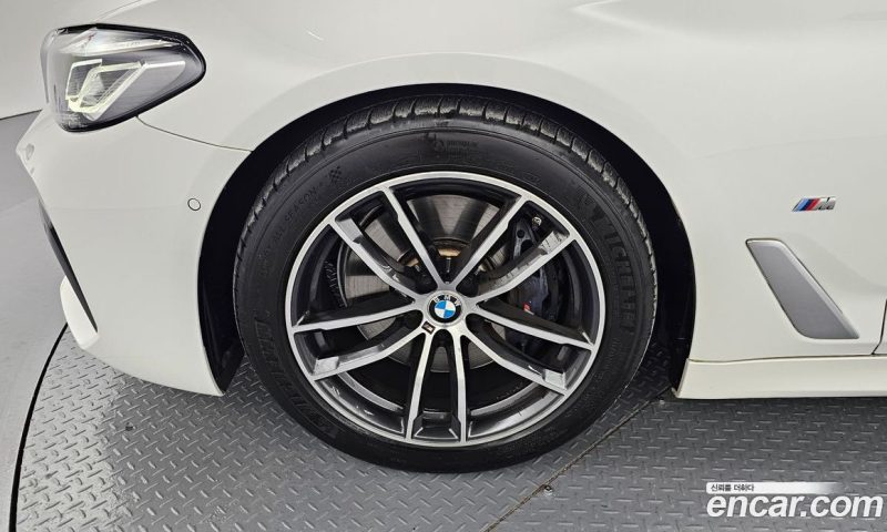 BMW 5-Series i520 M Sport