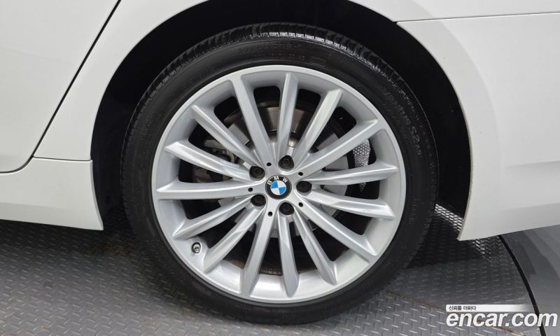 BMW 5-Series i530 Luxury