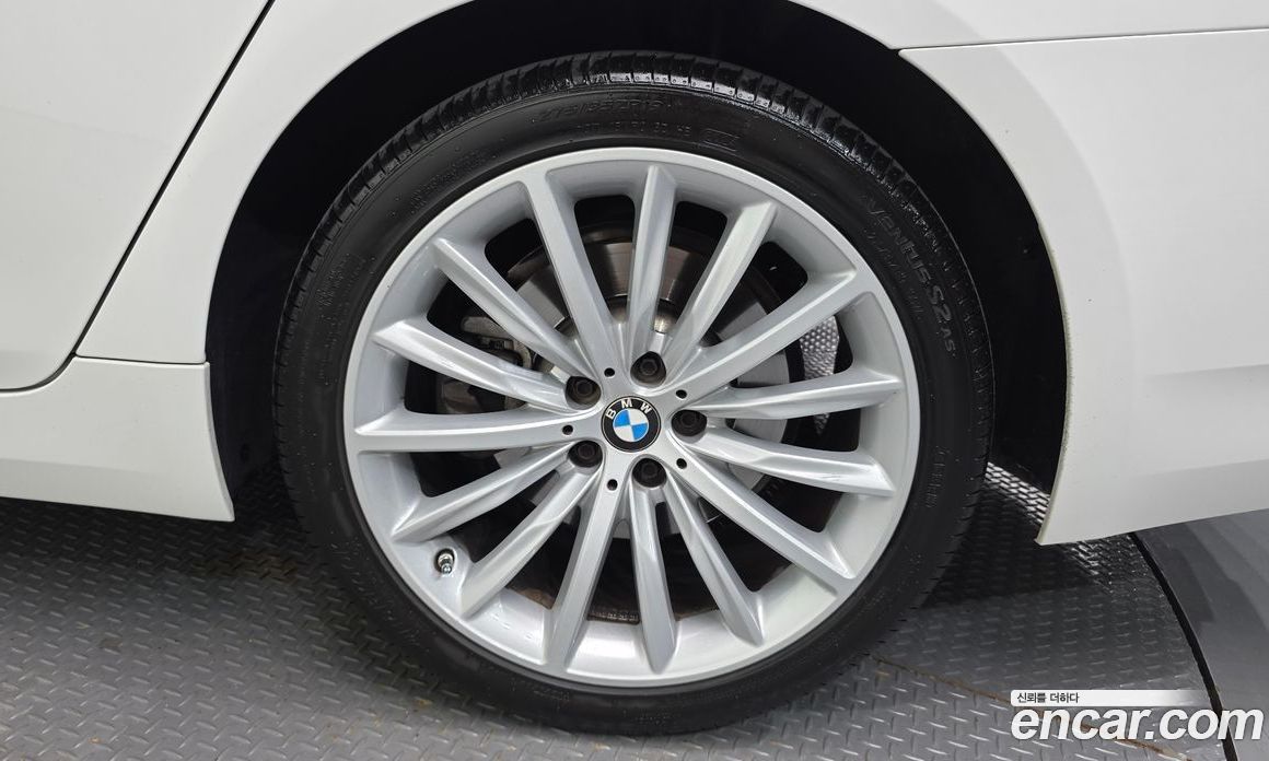 BMW 5-Series i530 Luxury