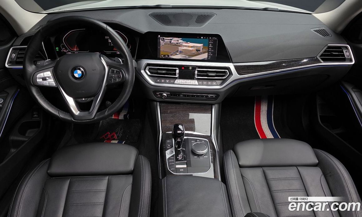 BMW 3-Series i320 Luxury